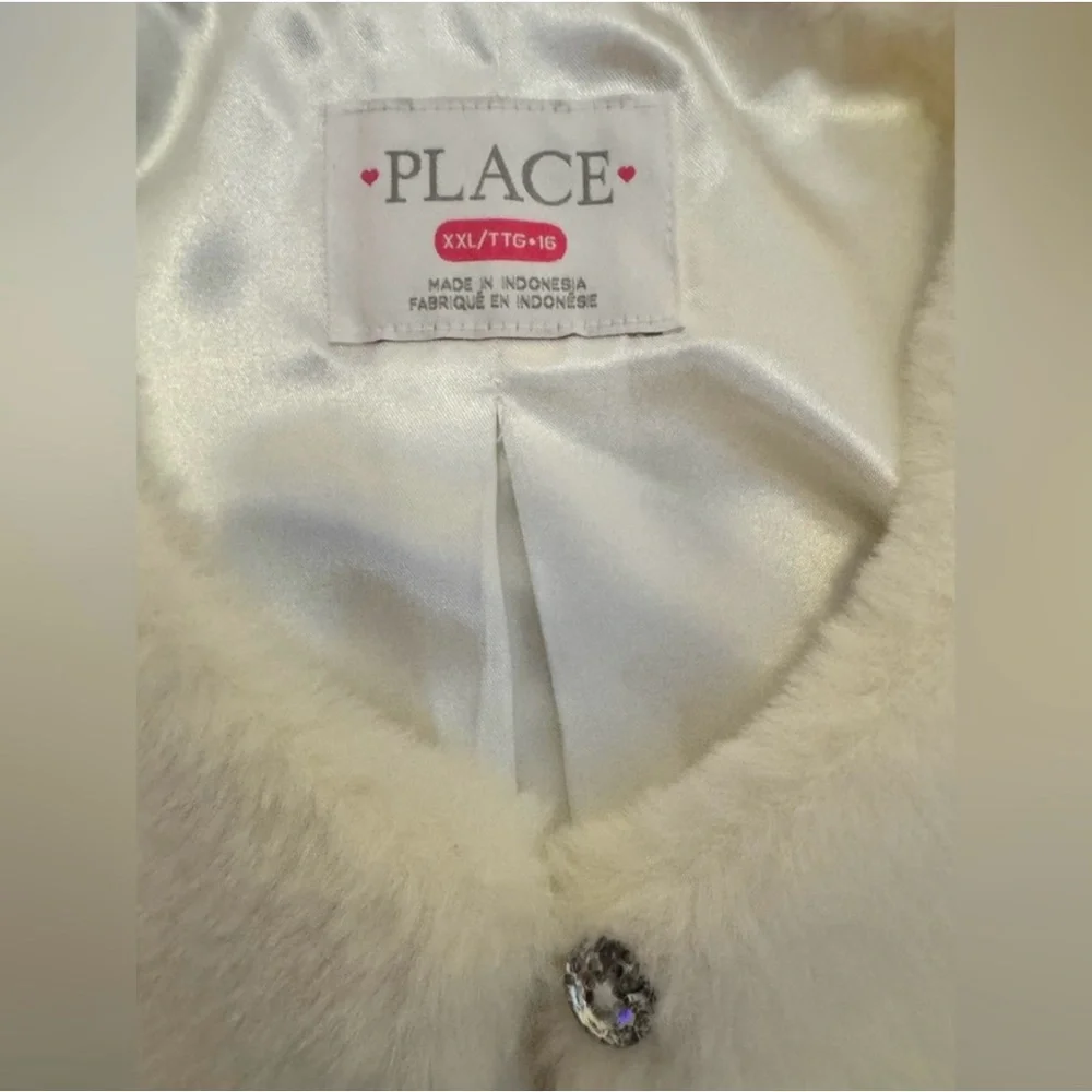 Children’s Place Girl’s White Faux Fur Shawl Wrap w/Rhinestone Closure XXL/TTG16 - Picture 5 of 5